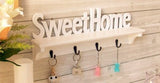 "Sweet Home" dekorativna zidna polica i vješalica za ključeve ili odjeću